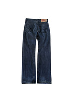 Load image into Gallery viewer, Vintage Levis 501 30/32
