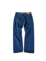 Load image into Gallery viewer, Vintage Levis 501 34/32
