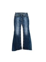 Load image into Gallery viewer, Vintage Miss me jeans w28
